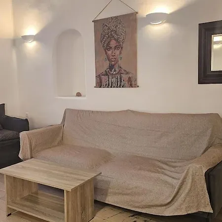 Apartment Gialos *
